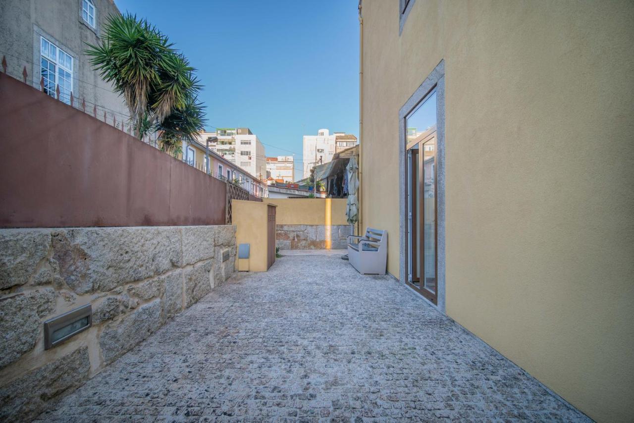 Near Boavista - Free Parking Villa Porto Bagian luar foto
